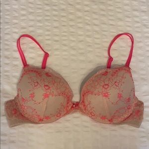 Victoria’s Secret Push Up Bra Pink Lace 34B